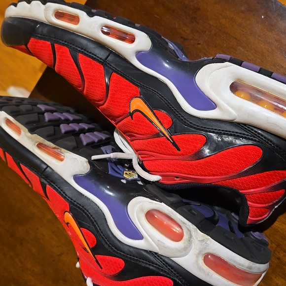 Nike Vibrant Red and Black Athletic Shoes Mens Size 12 - Picture 8 of 16